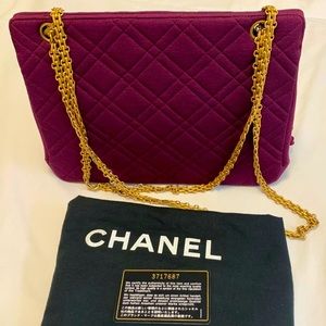 🔴 SOLD 🔴 Vintage Chanel Crossbody